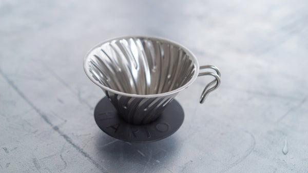 V60 Metal Coffee Dripper 02