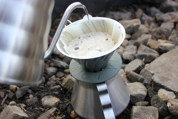 V60 Metal Coffee Dripper 02