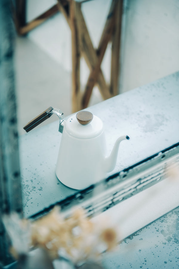 "Bona" Enamel Pour Over Coffee Kettle 800mL