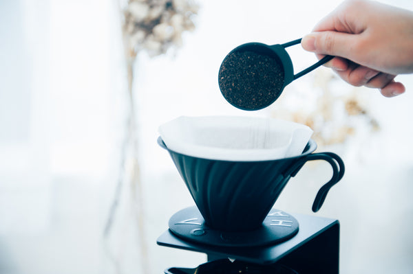 V60 Metal Coffee Dripper 02