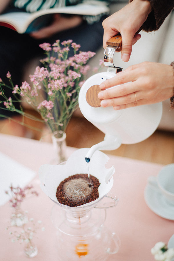 "Bona" Enamel Pour Over Coffee Kettle 800mL