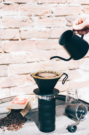V60 Metal Coffee Dripper 02